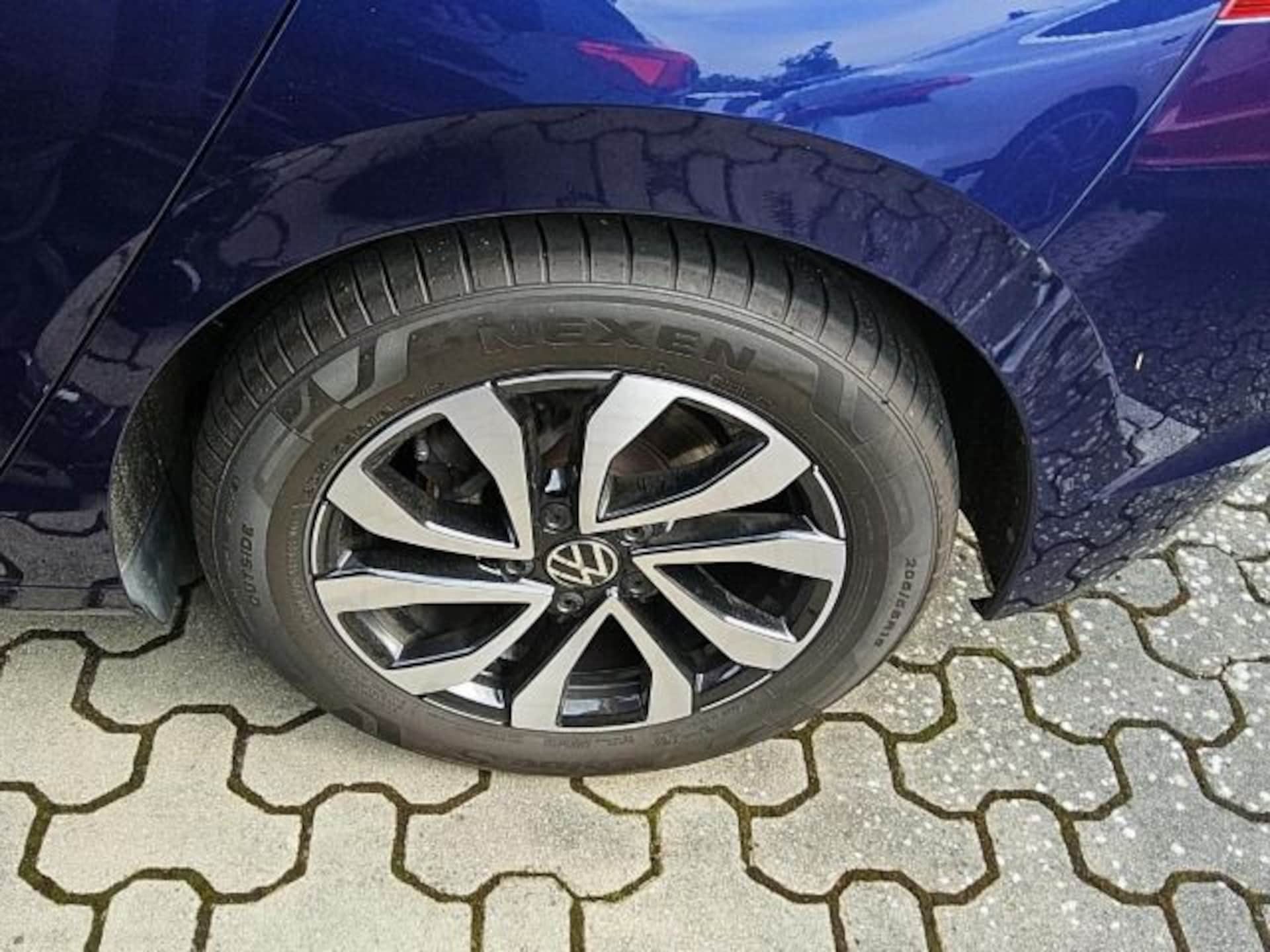 Volkswagen Golf Active