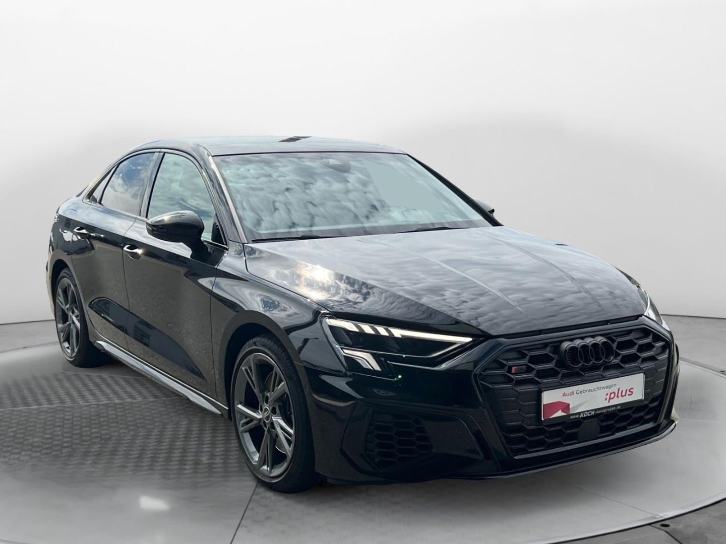 Bild über Audi S3 Limousine TFSI quattro S tronic - für weitere Informationen kontaktieren Sie den Audi Partner