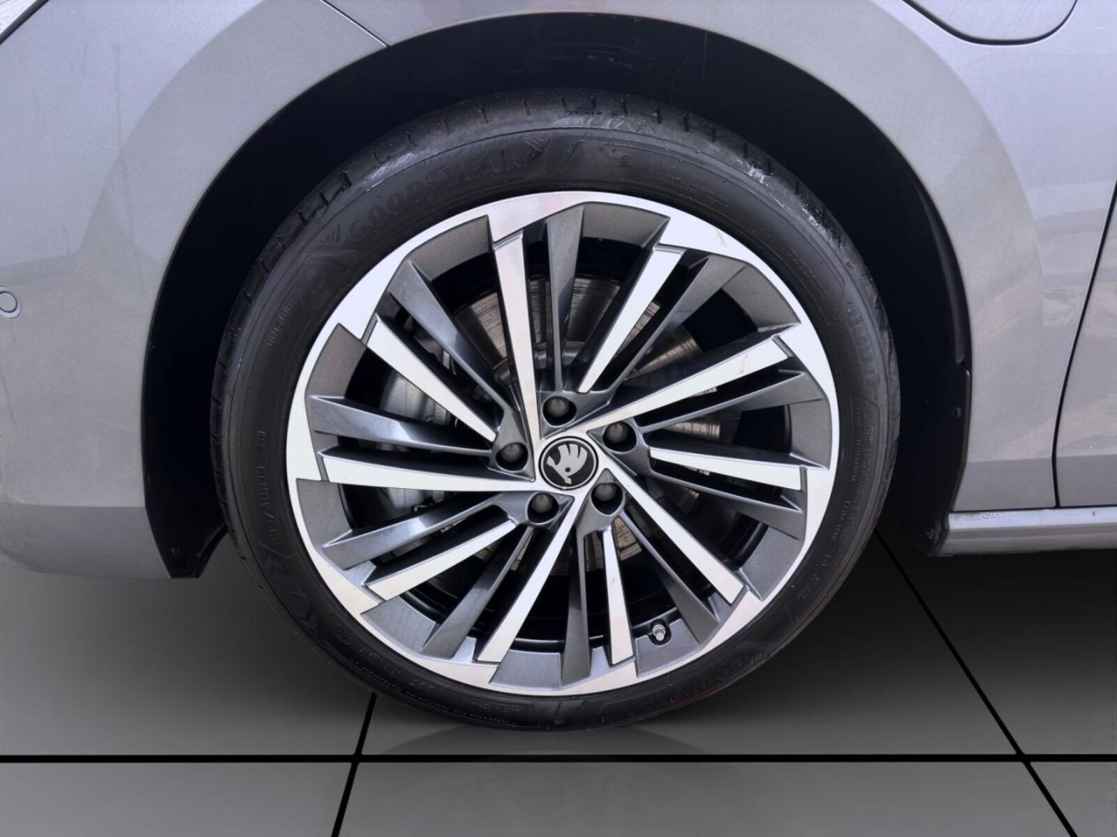 Škoda Superb Combi – Bild 9