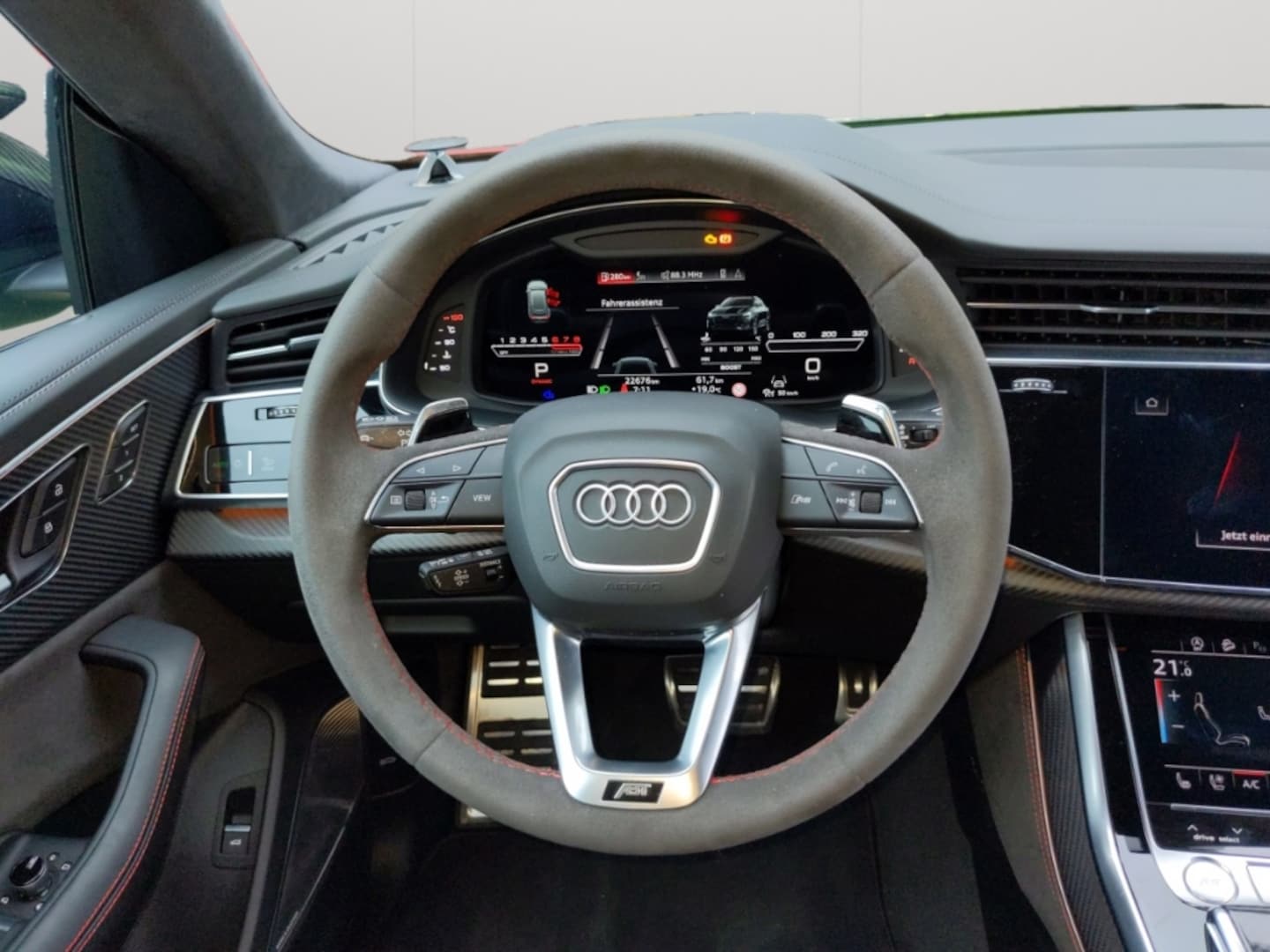 Bild über Audi RS Q8 TFSI quattro tiptronic - für weitere Informationen kontaktieren Sie den Audi Partner