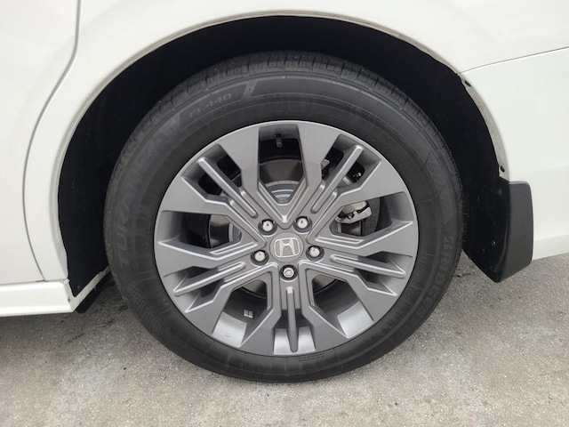 2025 Honda Odyssey Touring - Photo 26