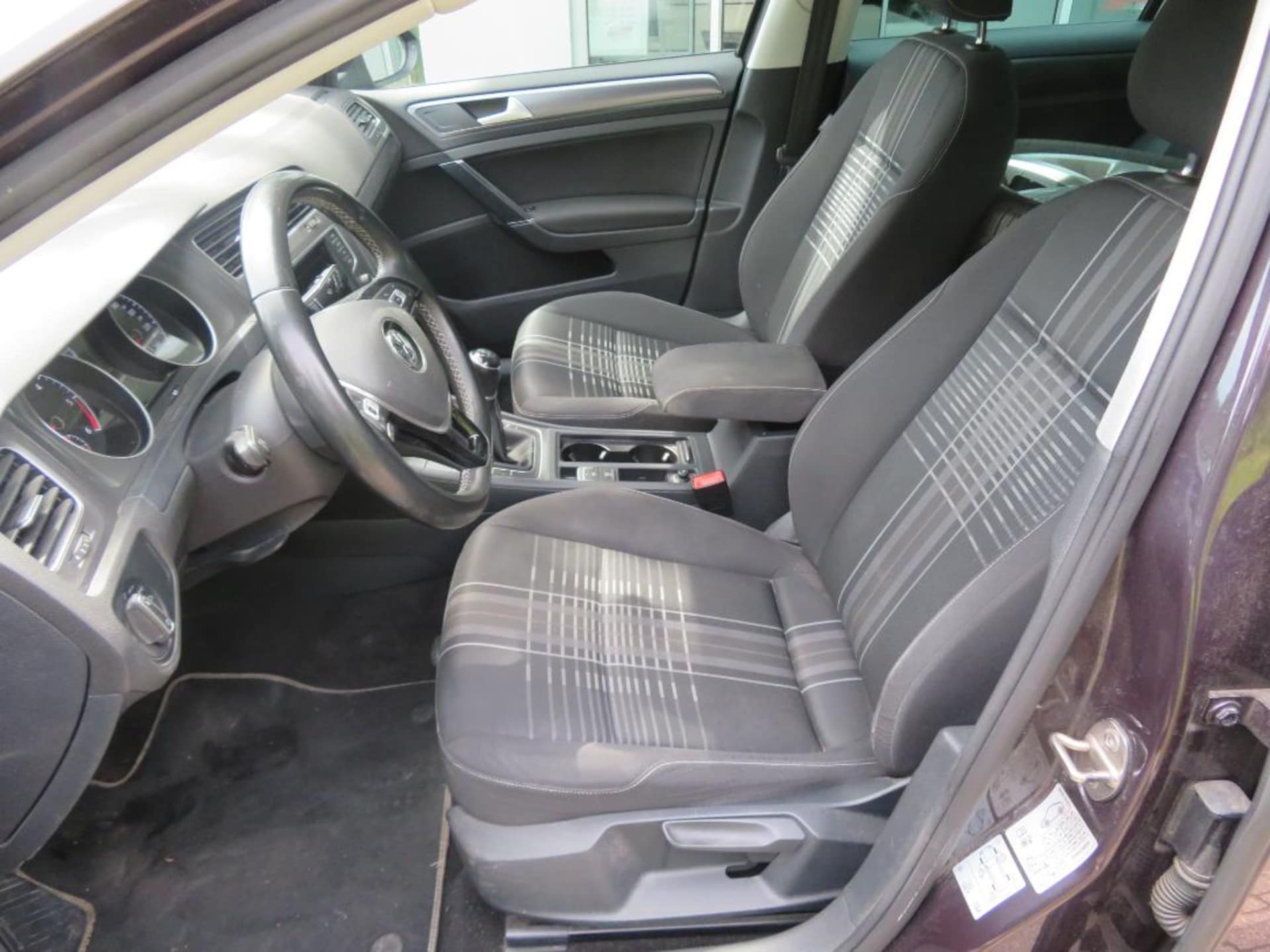 Volkswagen Golf LOUNGE