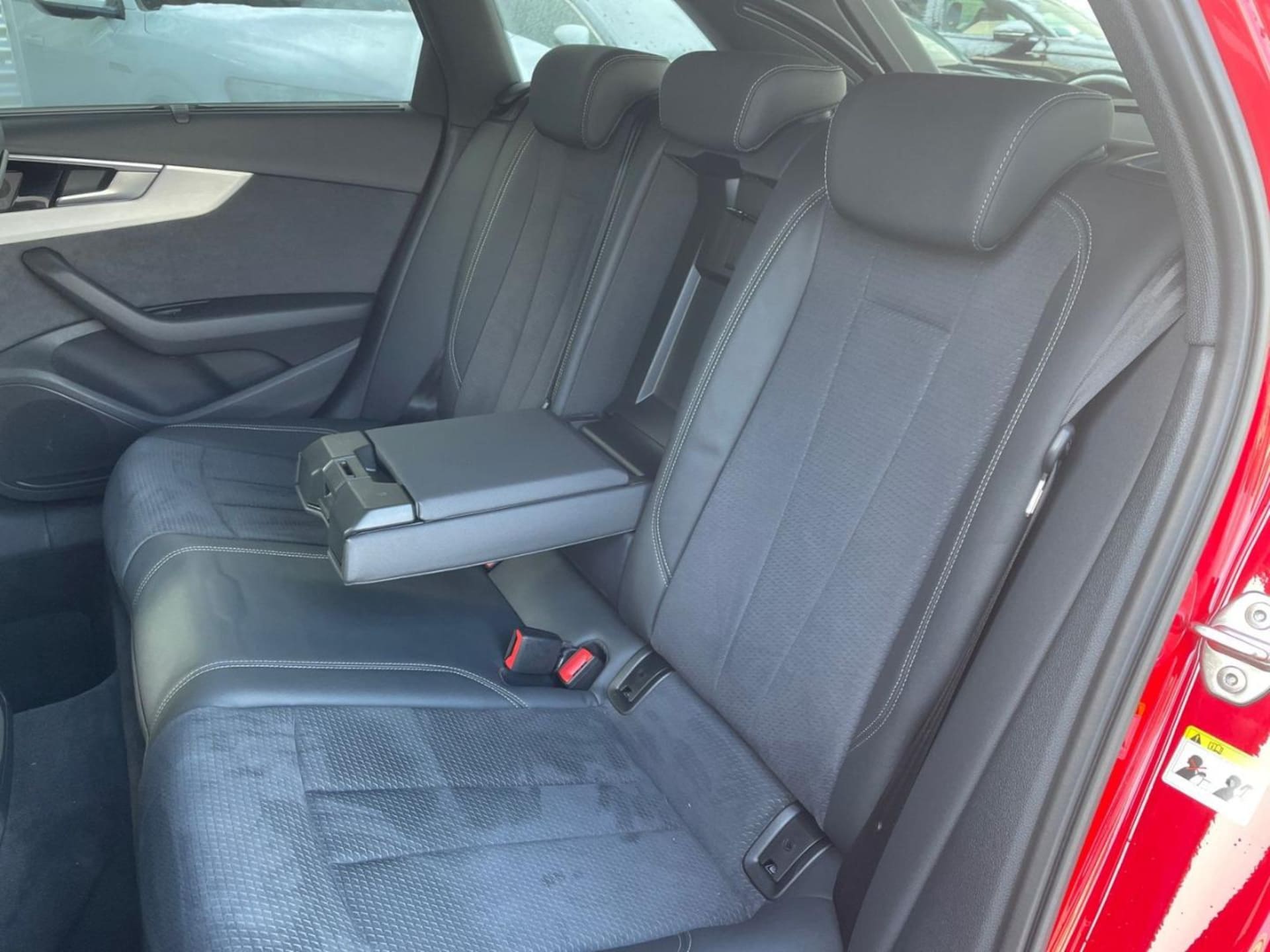Audi A4 Avant S line