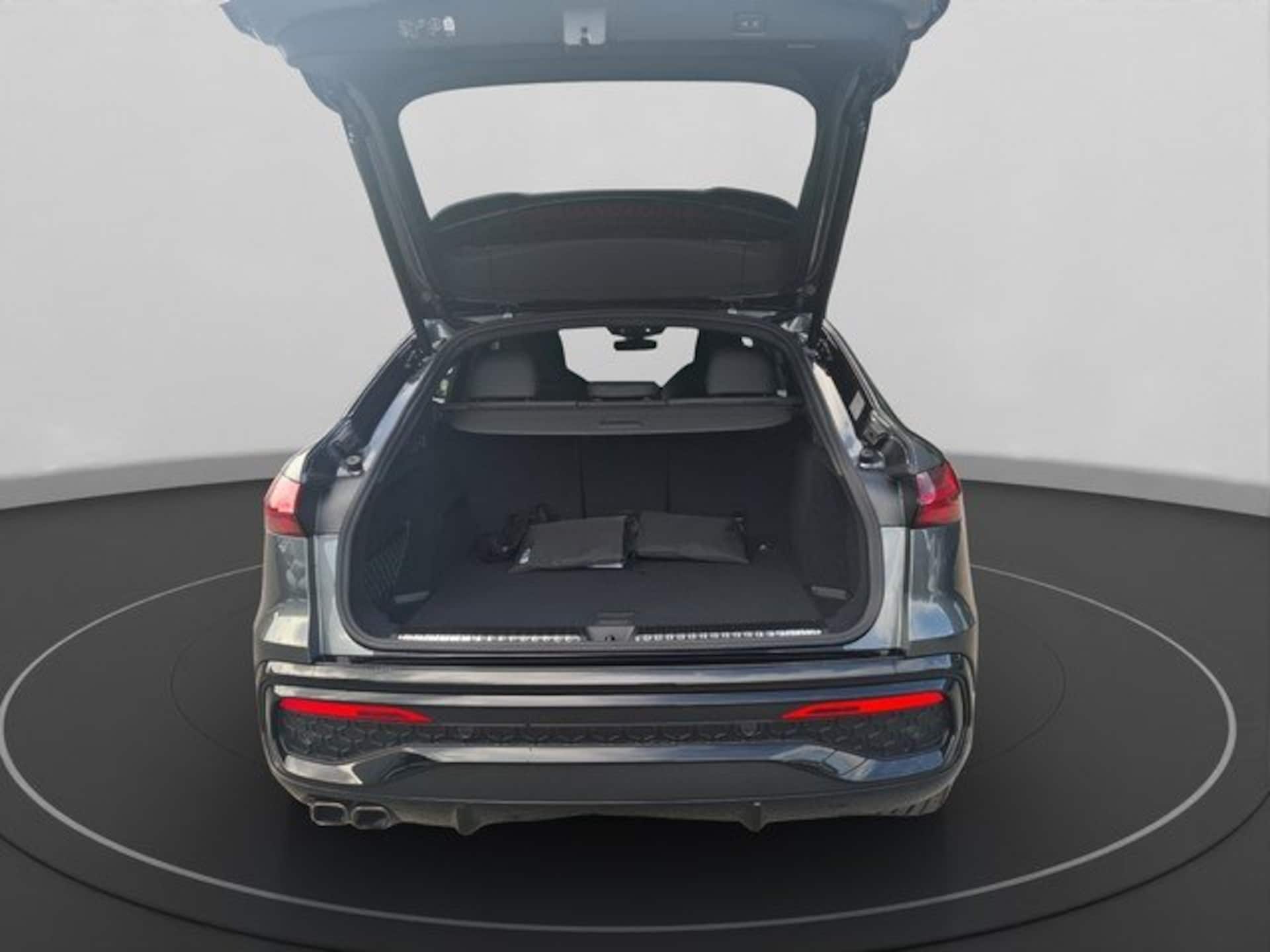 Audi Q5 Sportback edition one