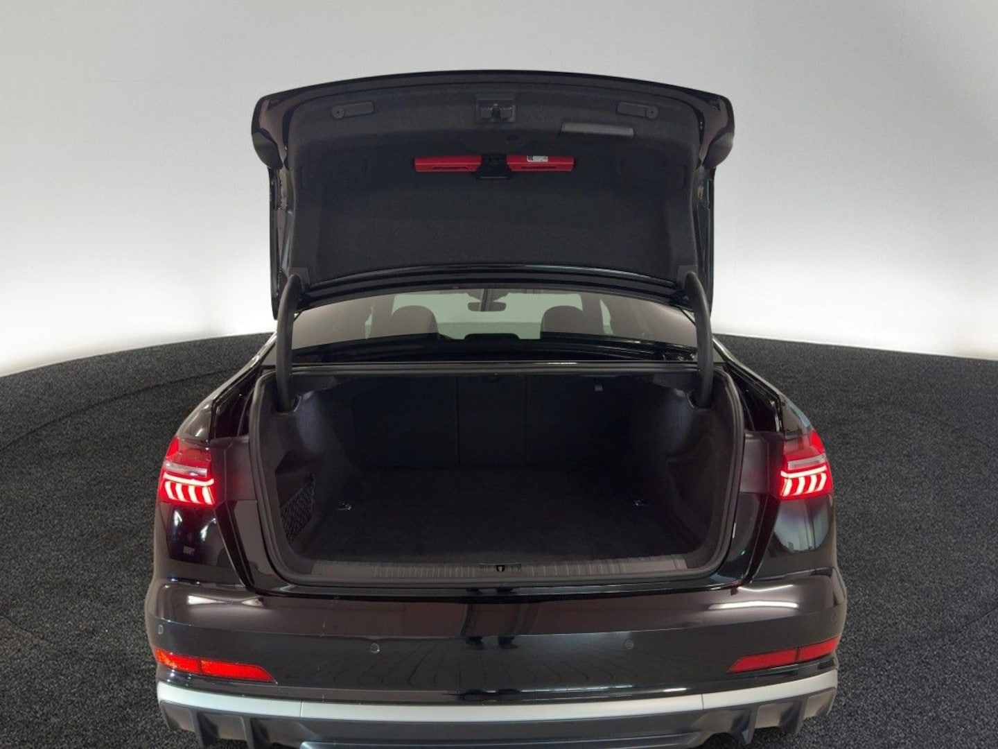Bild über Audi S6 Limousine TDI quattro tiptronic - für weitere Informationen kontaktieren Sie den Audi Partner