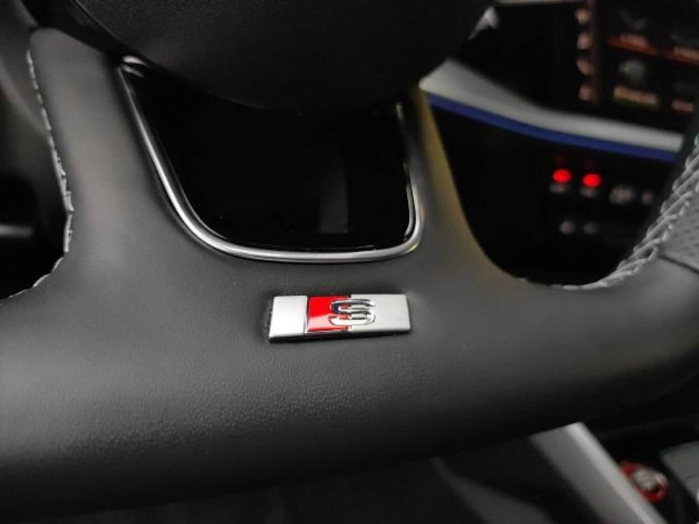 Bild über Audi S3 Limousine TFSI quattro S tronic - für weitere Informationen kontaktieren Sie den Audi Partner