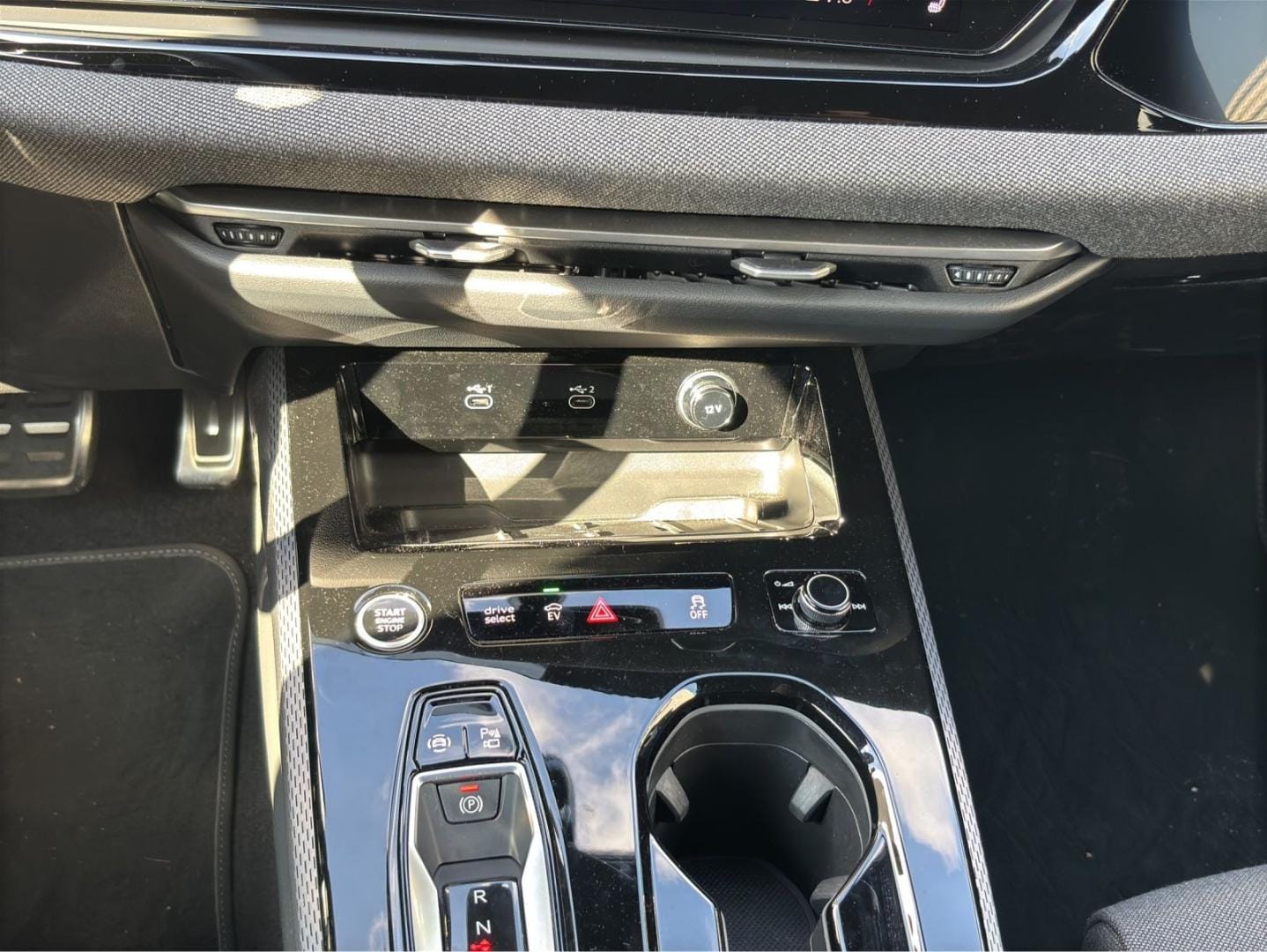 Bild über Audi A5 Avant e-hybrid e-hybrid quattro 220 kW S tronic - für weitere Informationen kontaktieren Sie den Audi Partner