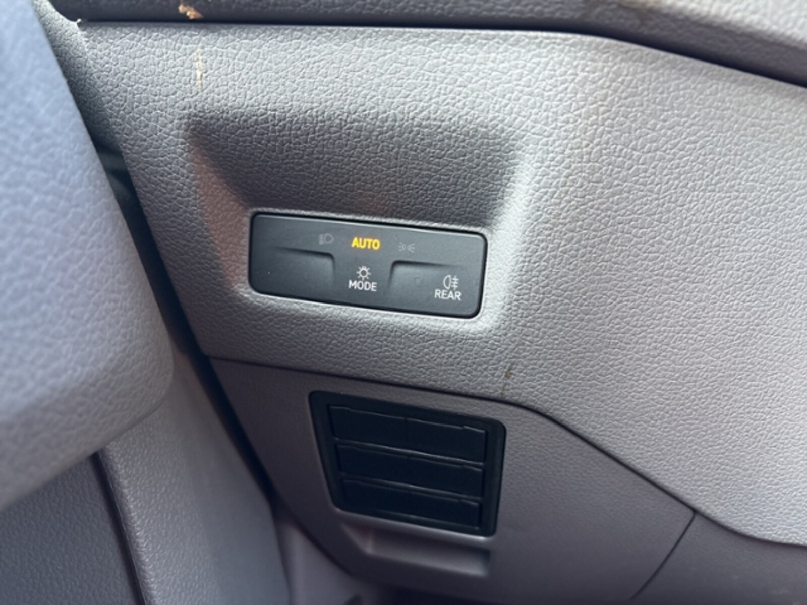 Volkswagen Crafter Kasten mittlerer Radstand – Bild 24