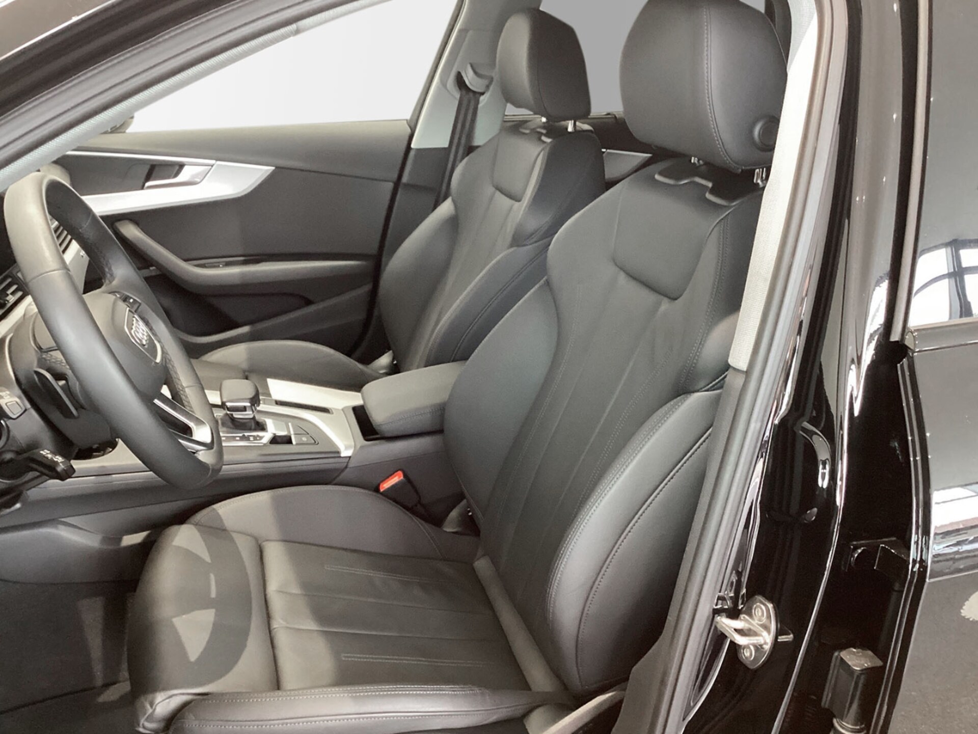 Audi A4 Avant S line