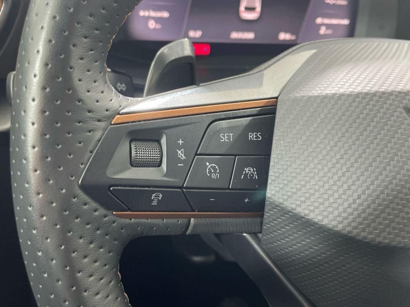 CUPRA Leon León 1.5 eTSI DSG 110 kW (150 CV) — photo 10