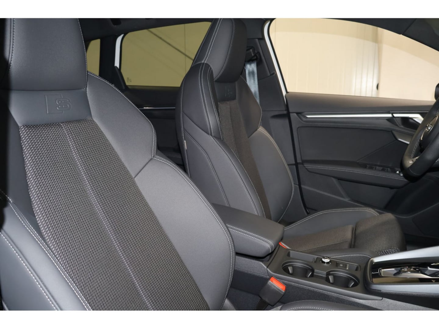 Bild über Audi A3 Sportback S line 35 TDI S tronic - für weitere Informationen kontaktieren Sie den Audi Partner