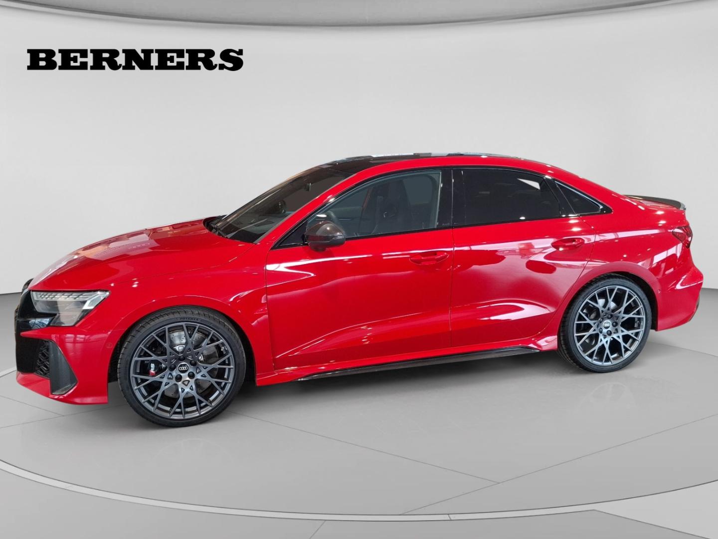 Bild som visar&nbsp;Audi RS 3 Sedan&nbsp;RS 3 Sedan 400 hk S tronic - för mer information kontakta din Audi Partner