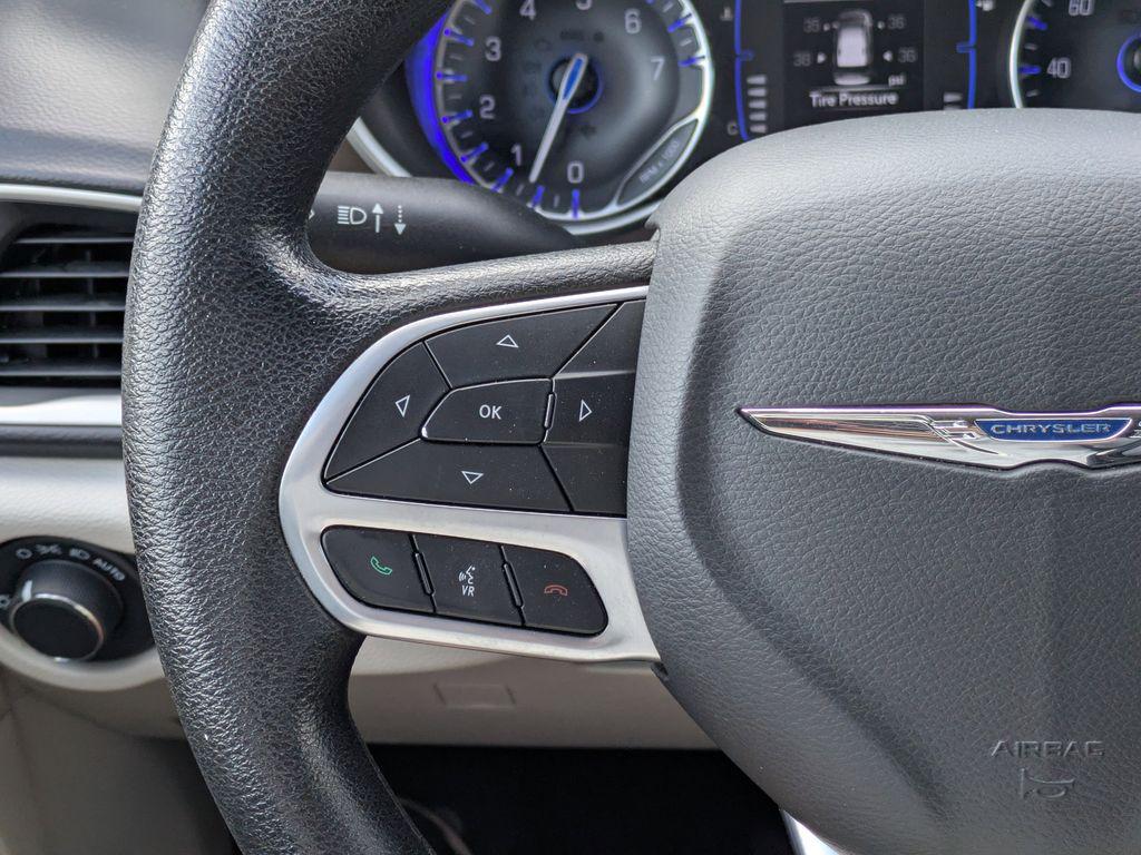 2021 Chrysler Voyager LX - Photo 15