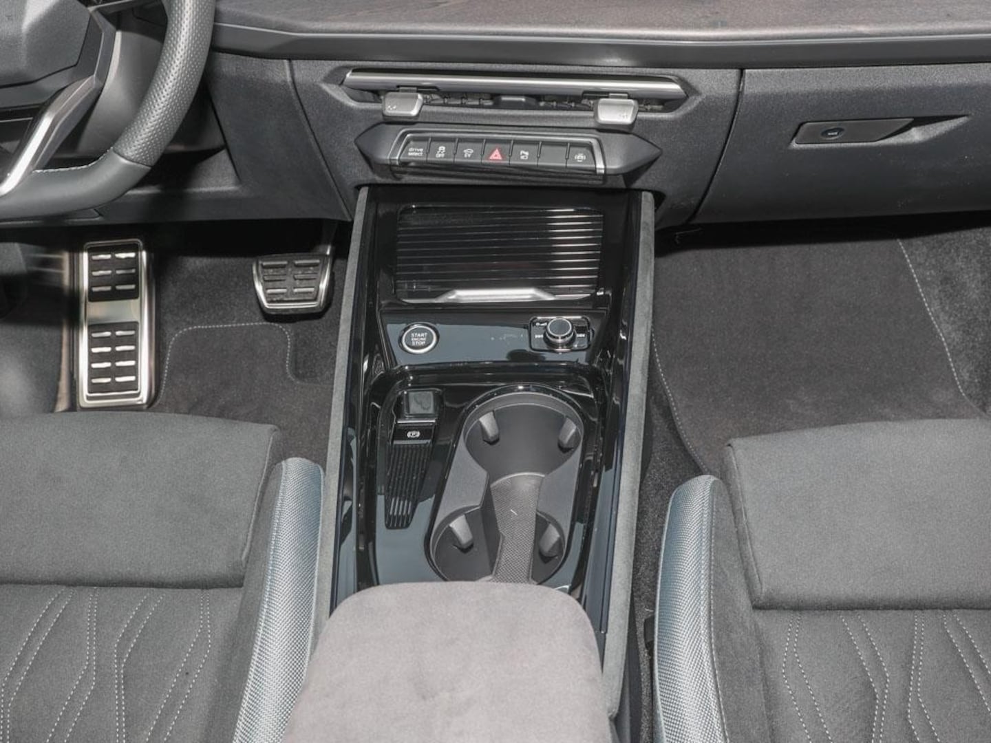Bild über Audi Q3 Sportback e-hybrid e-hybrid 200 kW S tronic - für weitere Informationen kontaktieren Sie den Audi Partner