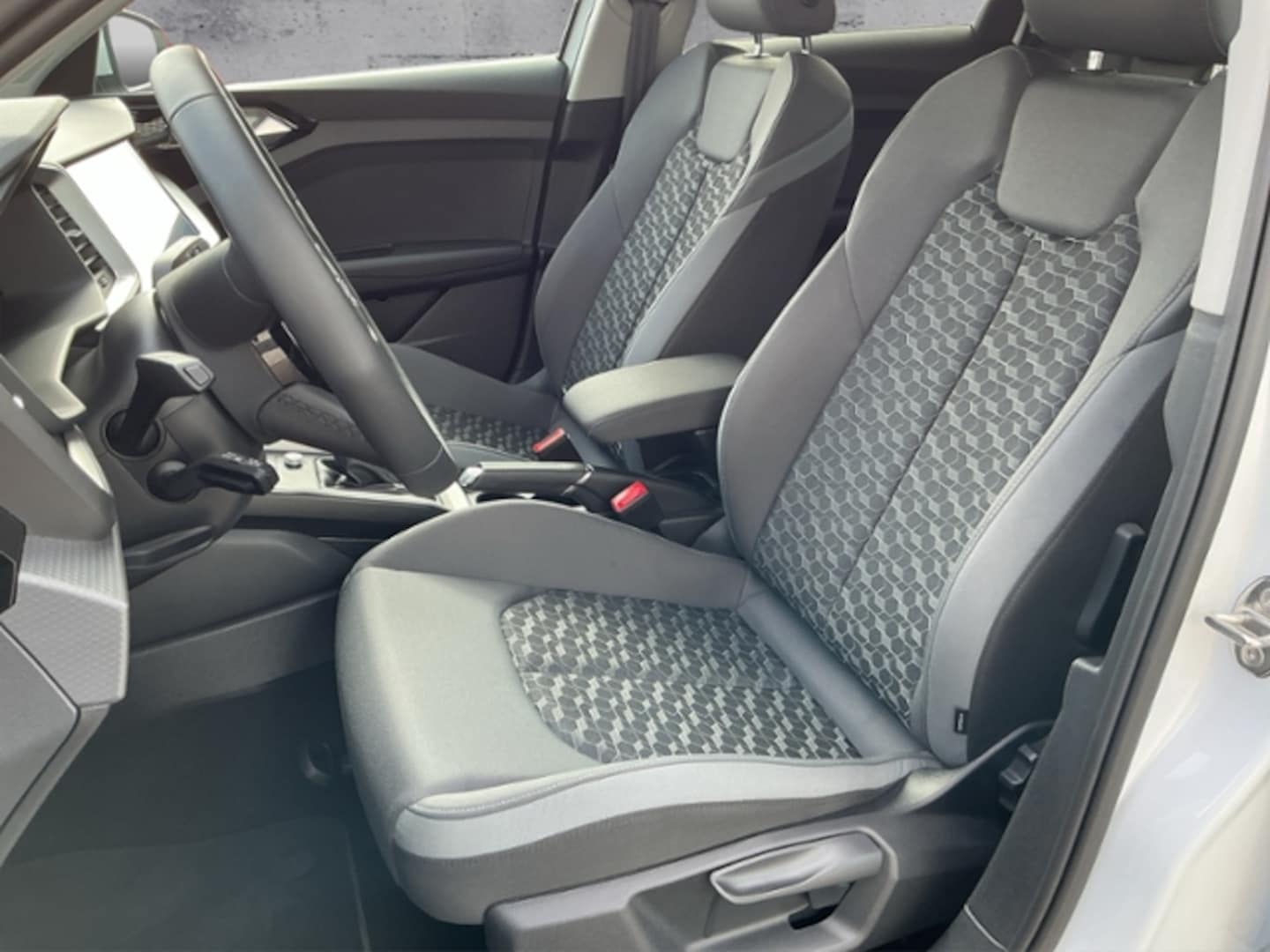 Bild über Audi A1 Sportback advanced 30 TFSI S tronic - für weitere Informationen kontaktieren Sie den Audi Partner