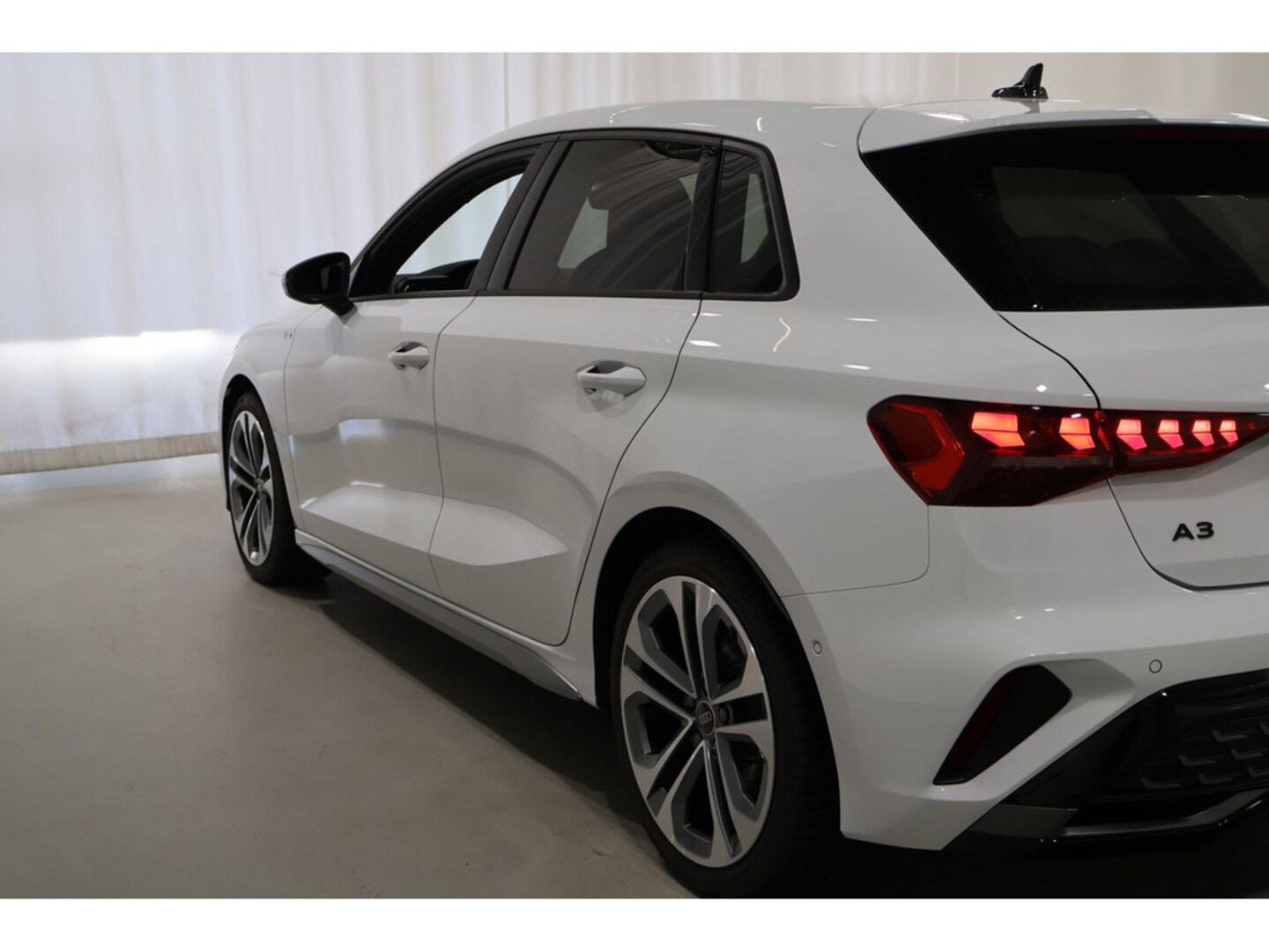 Bild über Audi A3 Sportback S line 35 TDI S tronic - für weitere Informationen kontaktieren Sie den Audi Partner