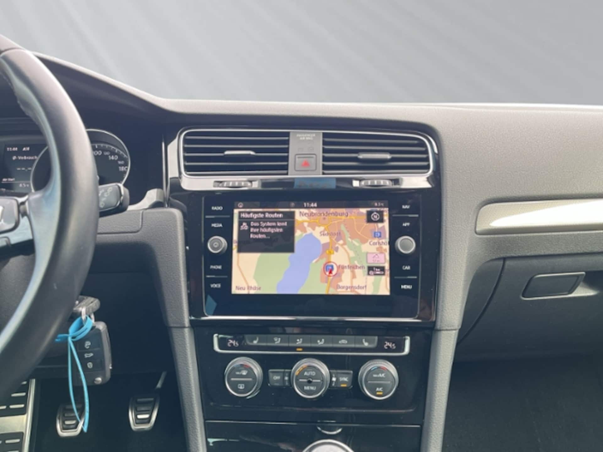 Volkswagen Golf IQ.DRIVE