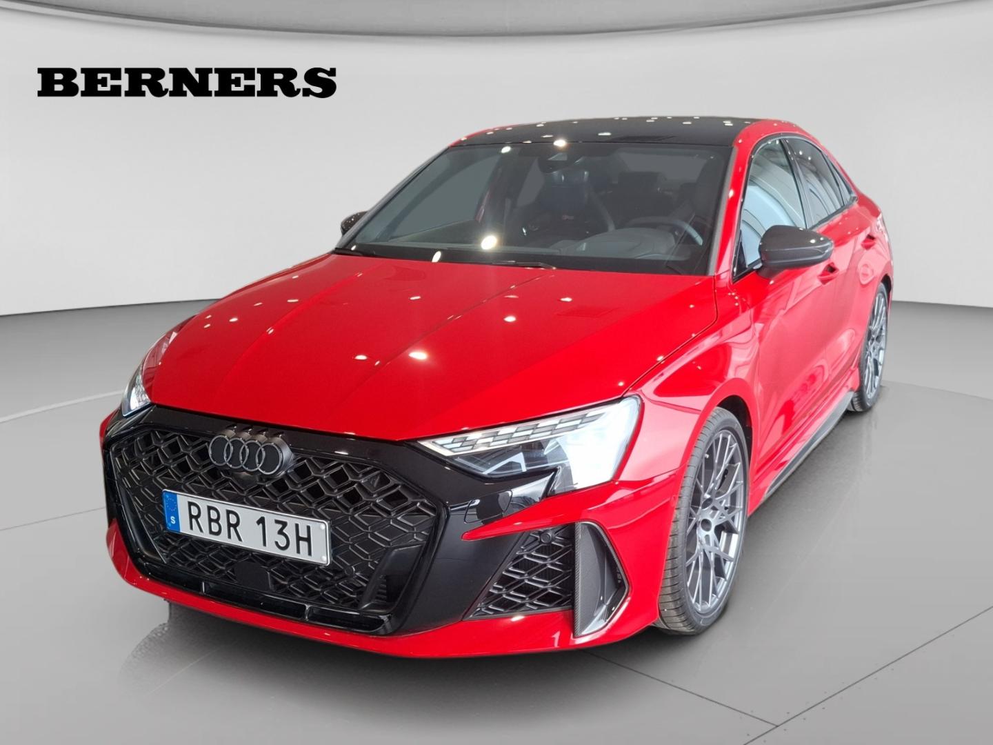 Bild som visar&nbsp;Audi RS 3 Sedan&nbsp;RS 3 Sedan 400 hk S tronic - för mer information kontakta din Audi Partner