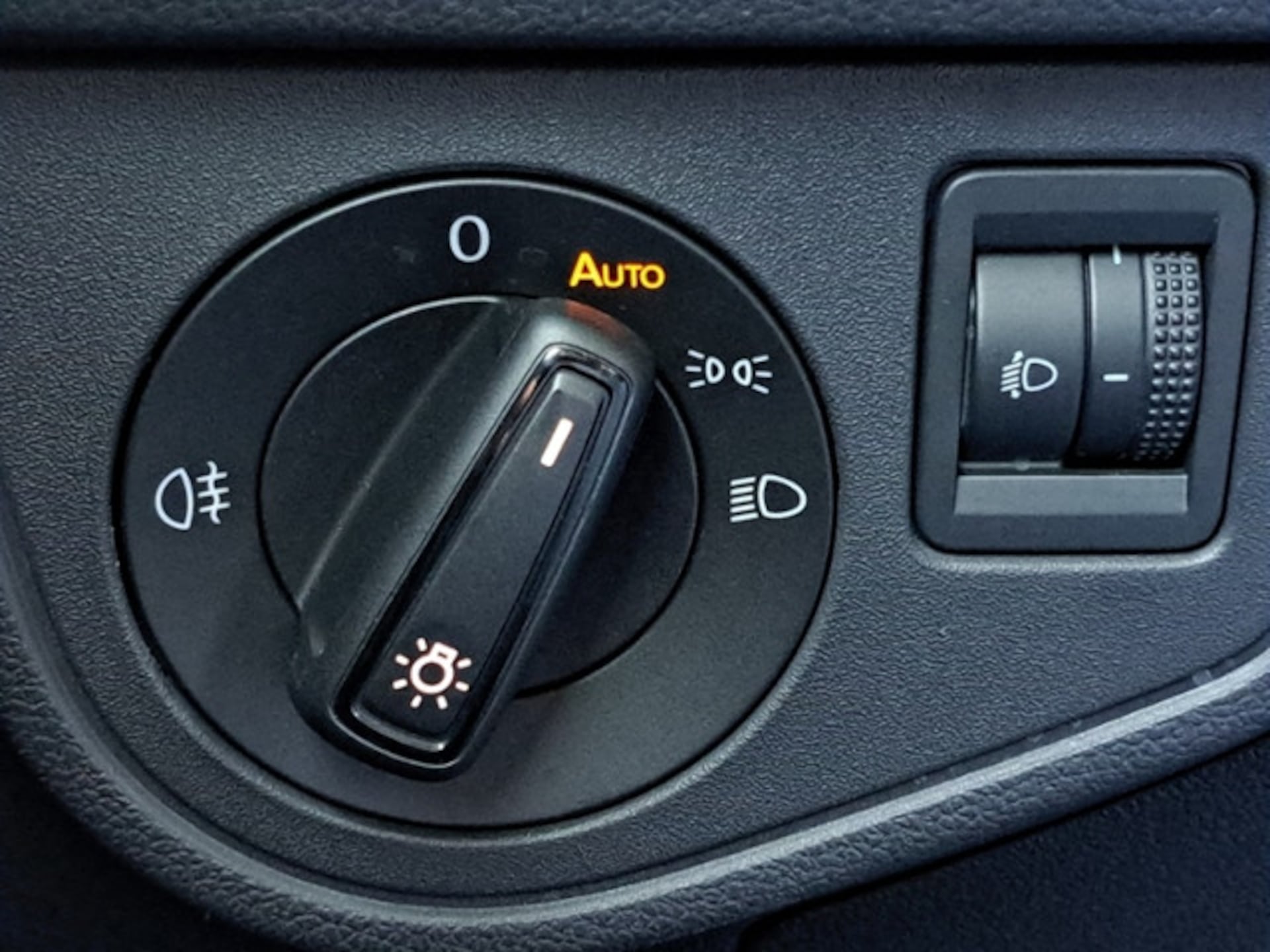 Volkswagen Polo Basis-Modell