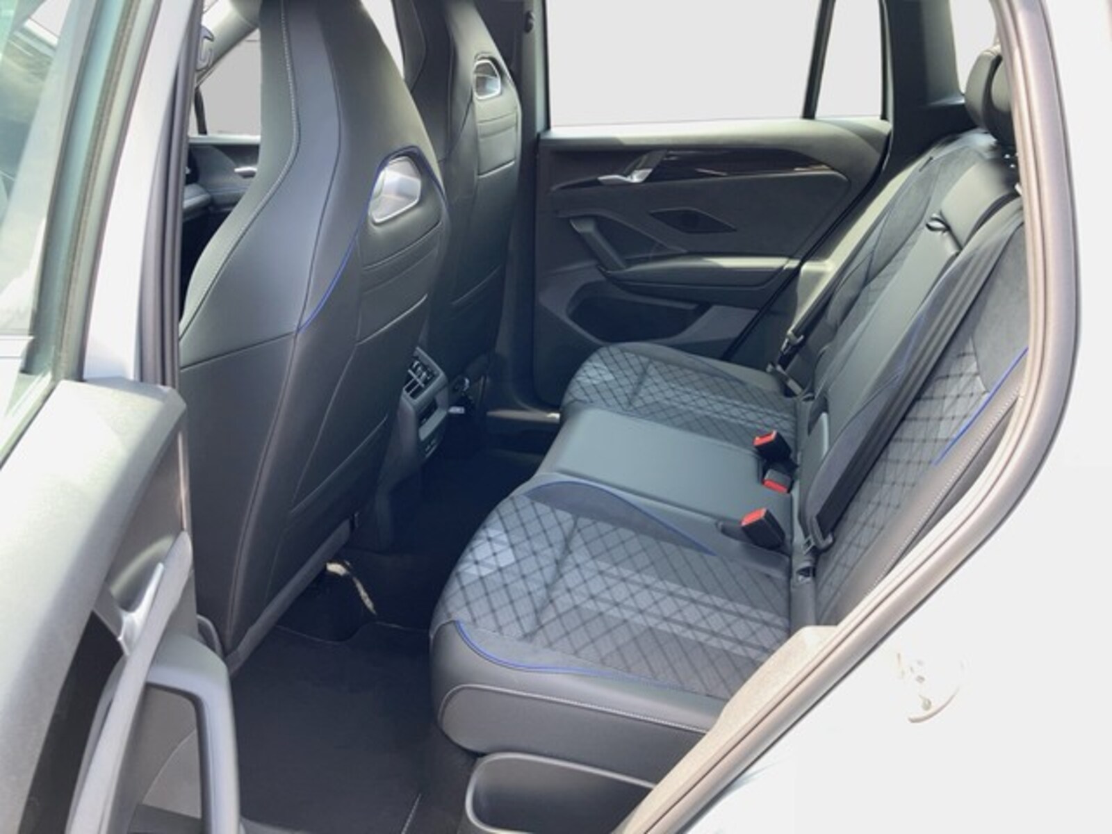 Volkswagen Tiguan – Bild 11