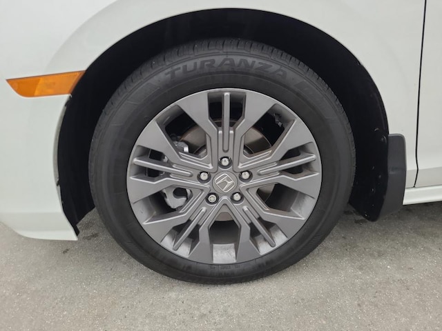 2025 Honda Odyssey Touring - Photo 31