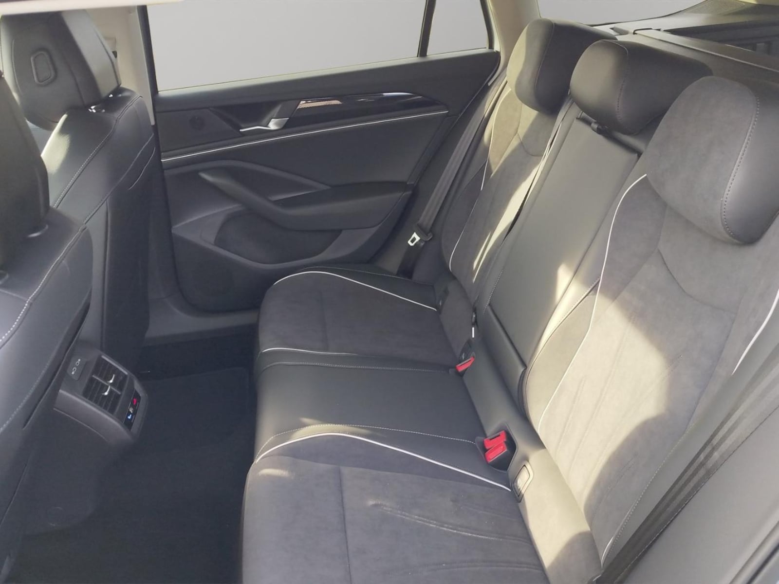 Volkswagen Passat – Bild 13