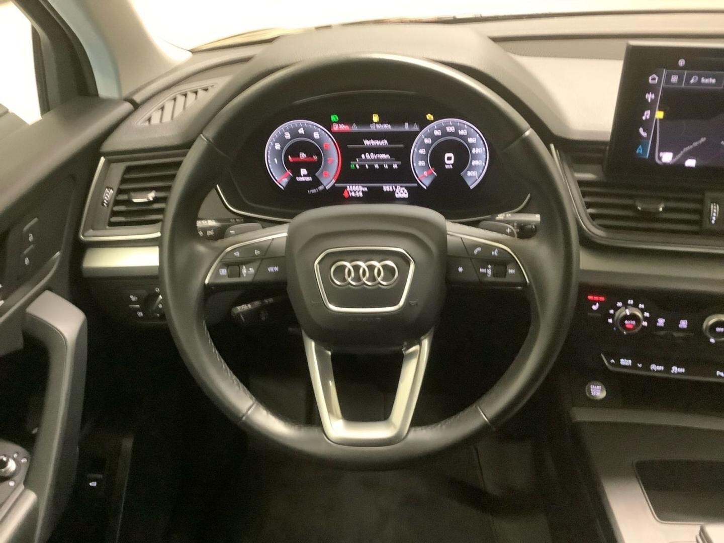 Bild über Audi Q5 40 TFSI quattro S tronic - für weitere Informationen kontaktieren Sie den Audi Partner