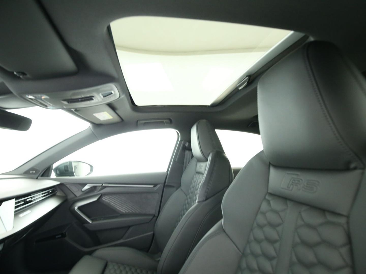 Image about Audi RS 3 Limousine TFSI quattro S tronic