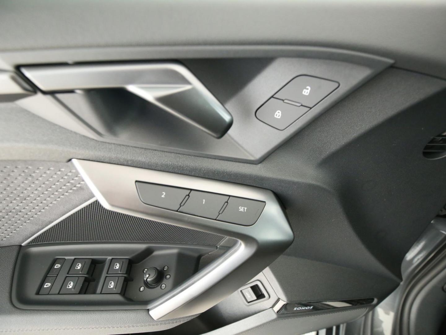 Image about Audi RS 3 Limousine TFSI quattro S tronic
