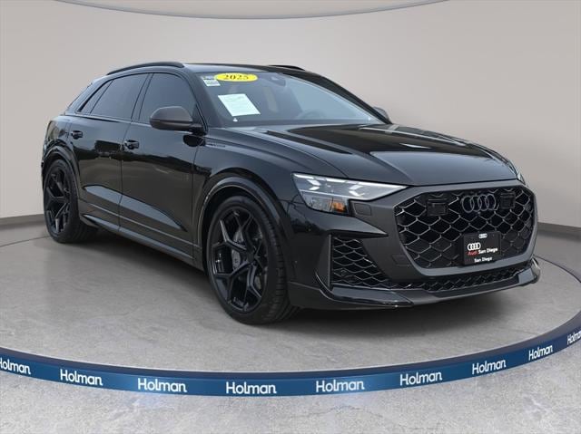 2025 Audi RS Q8 Base