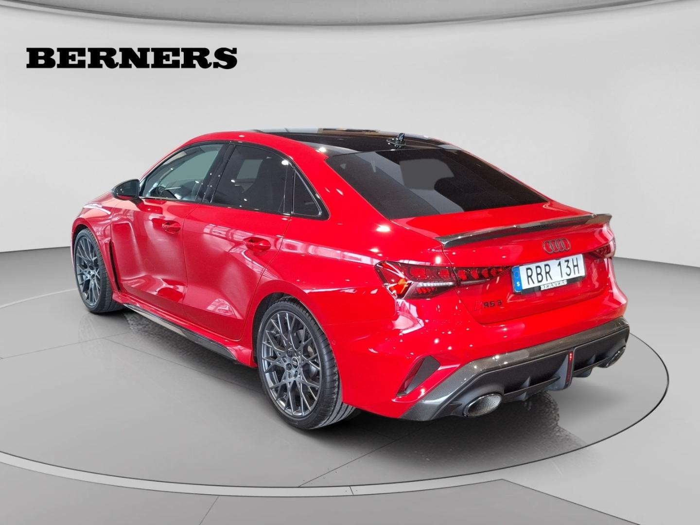 Bild som visar Audi RS 3 Sedan RS 3 Sedan 400 hk S tronic - för mer information kontakta din Audi Partner