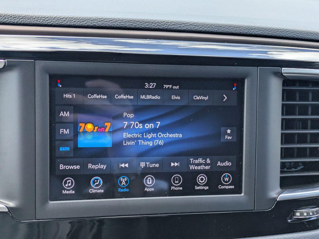 2021 Chrysler Voyager LX - Photo 19