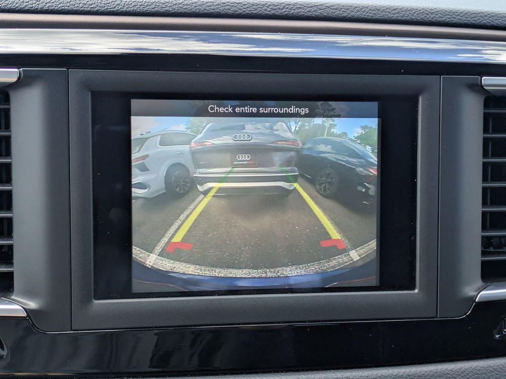 2021 Chrysler Voyager LX - Photo 20