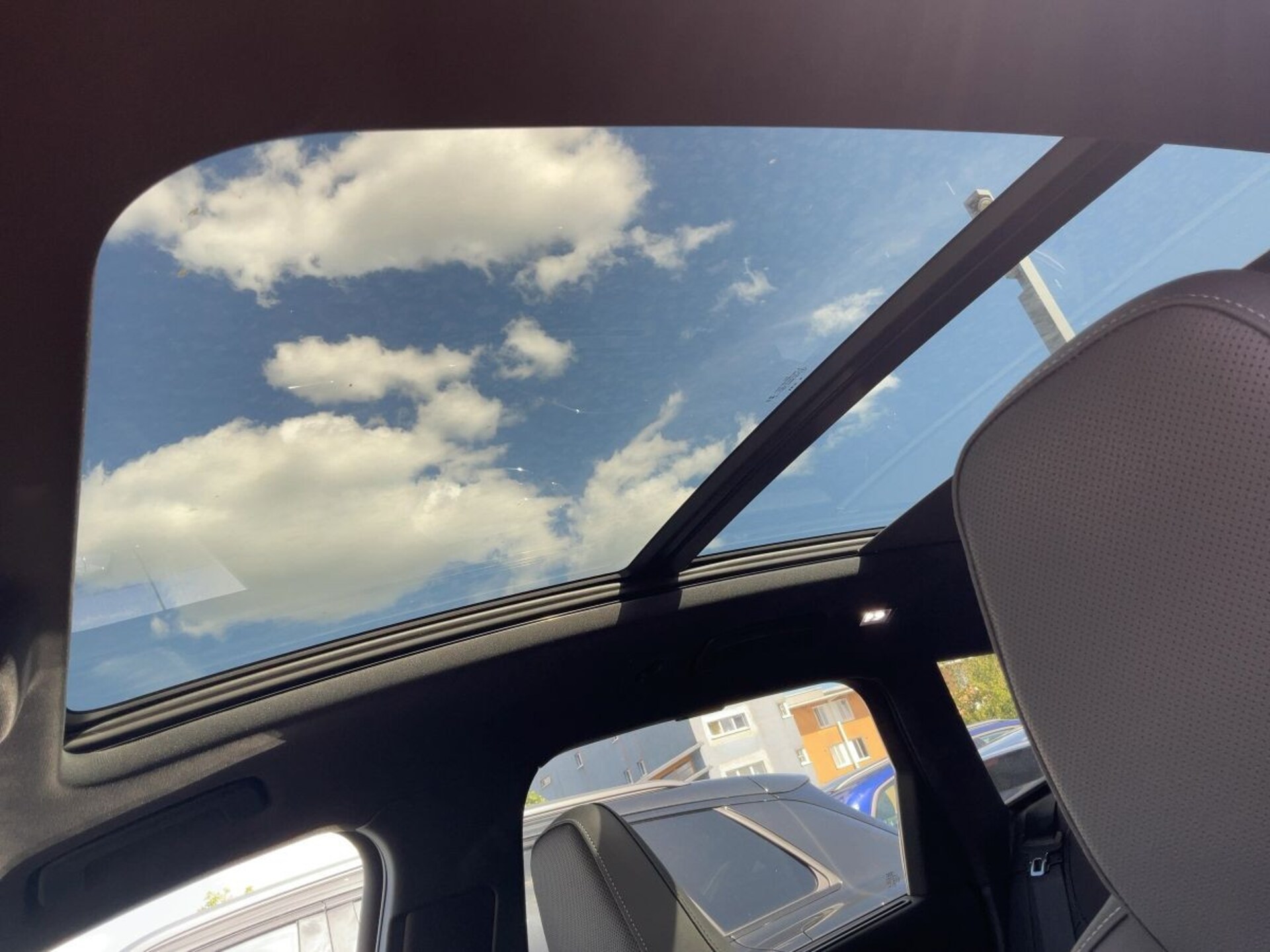 Audi SQ6 SUV e-tron