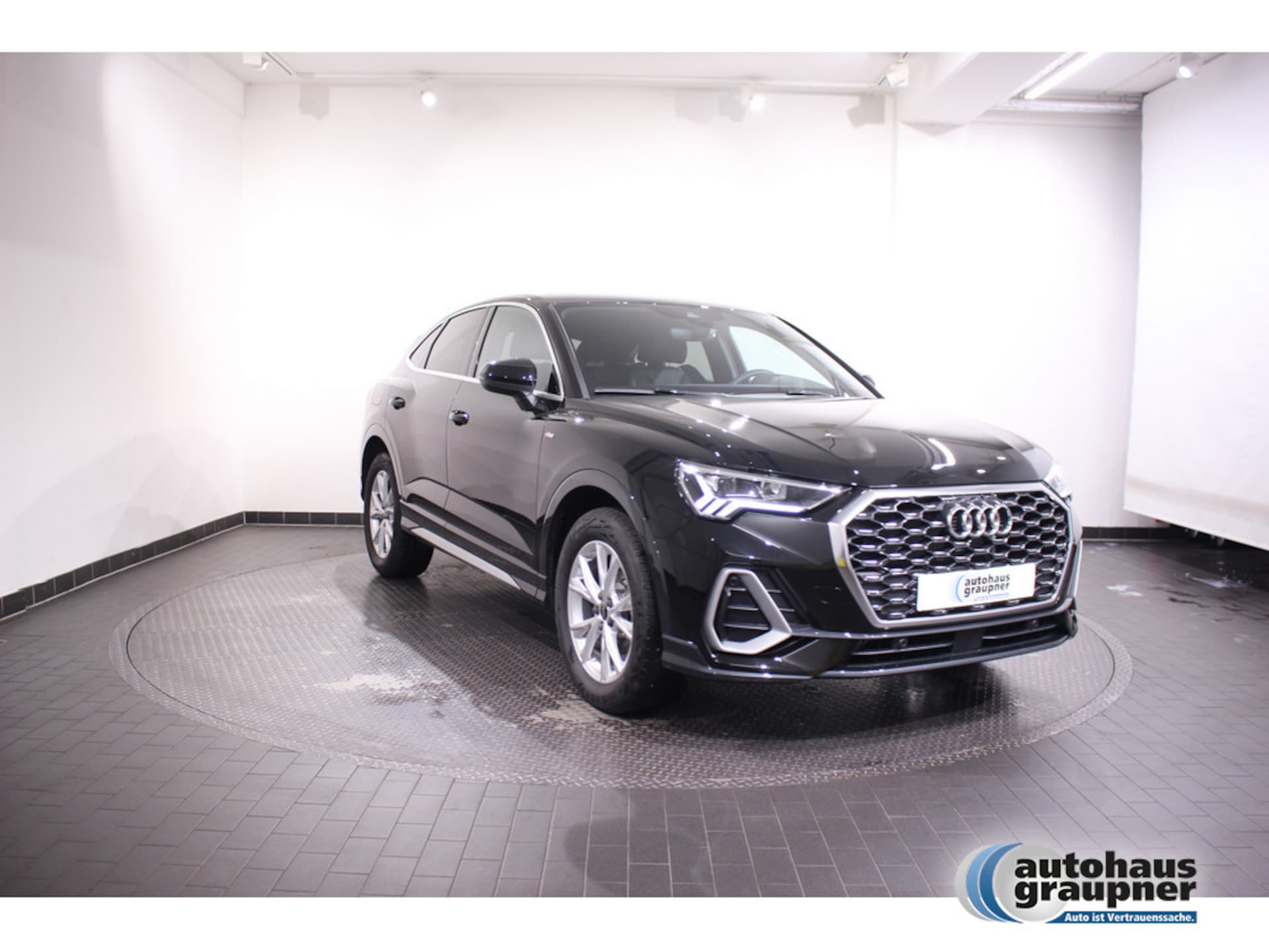 Audi Q3 Sportback S line
