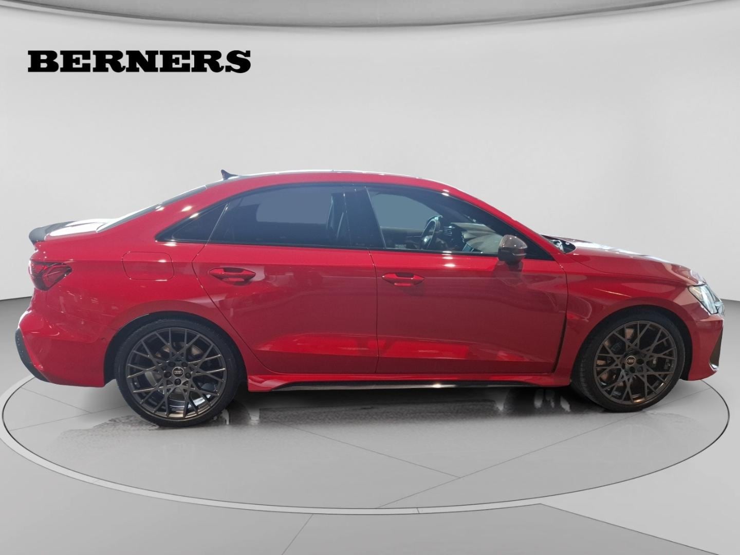 Bild som visar Audi RS 3 Sedan RS 3 Sedan 400 hk S tronic - för mer information kontakta din Audi Partner