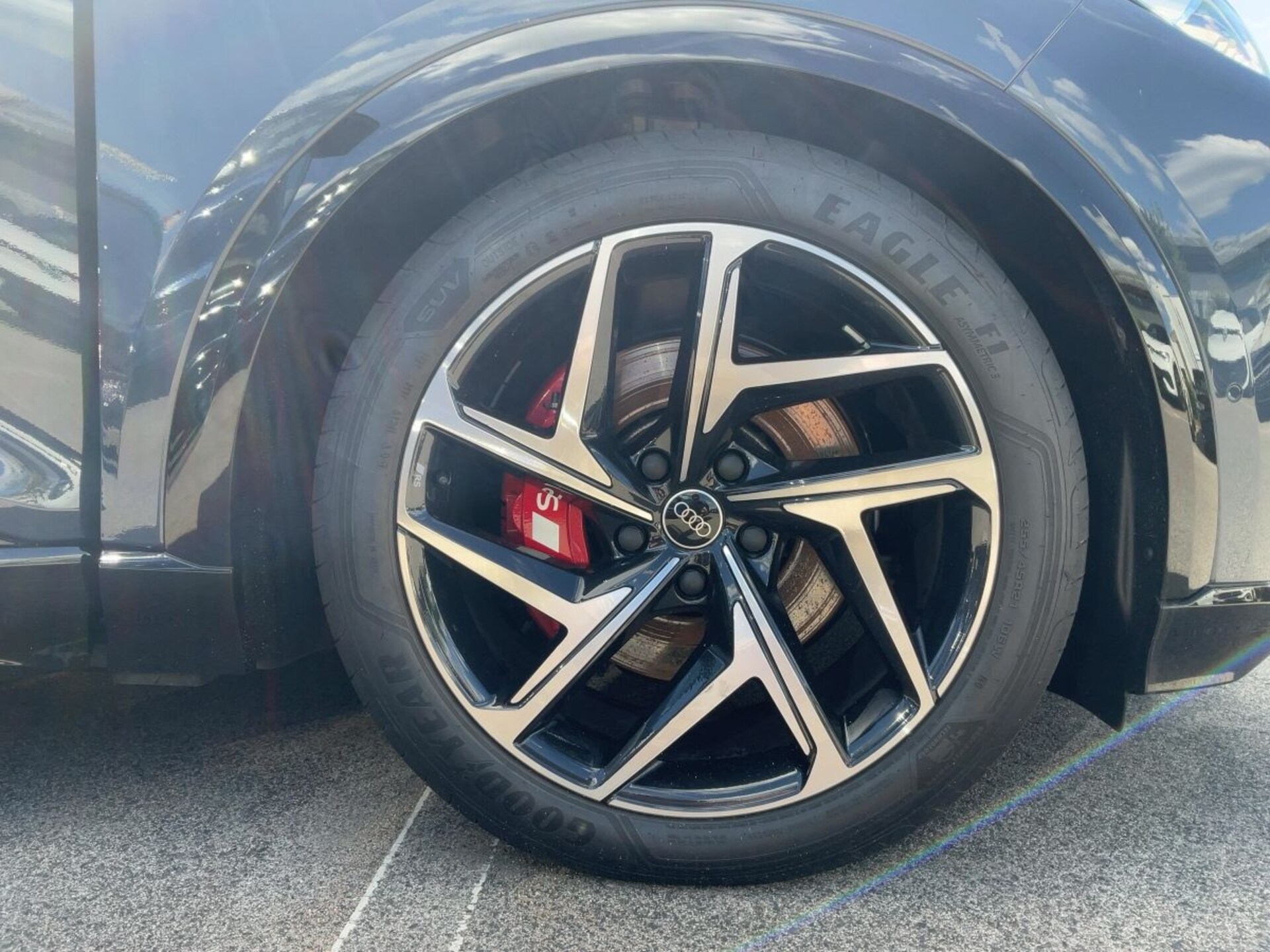 Audi SQ6 SUV e-tron