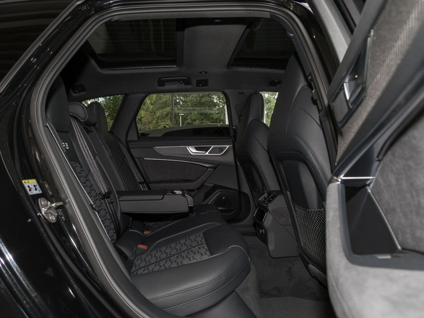 Image about Audi RS 6 Avant performance quattro tiptronic
