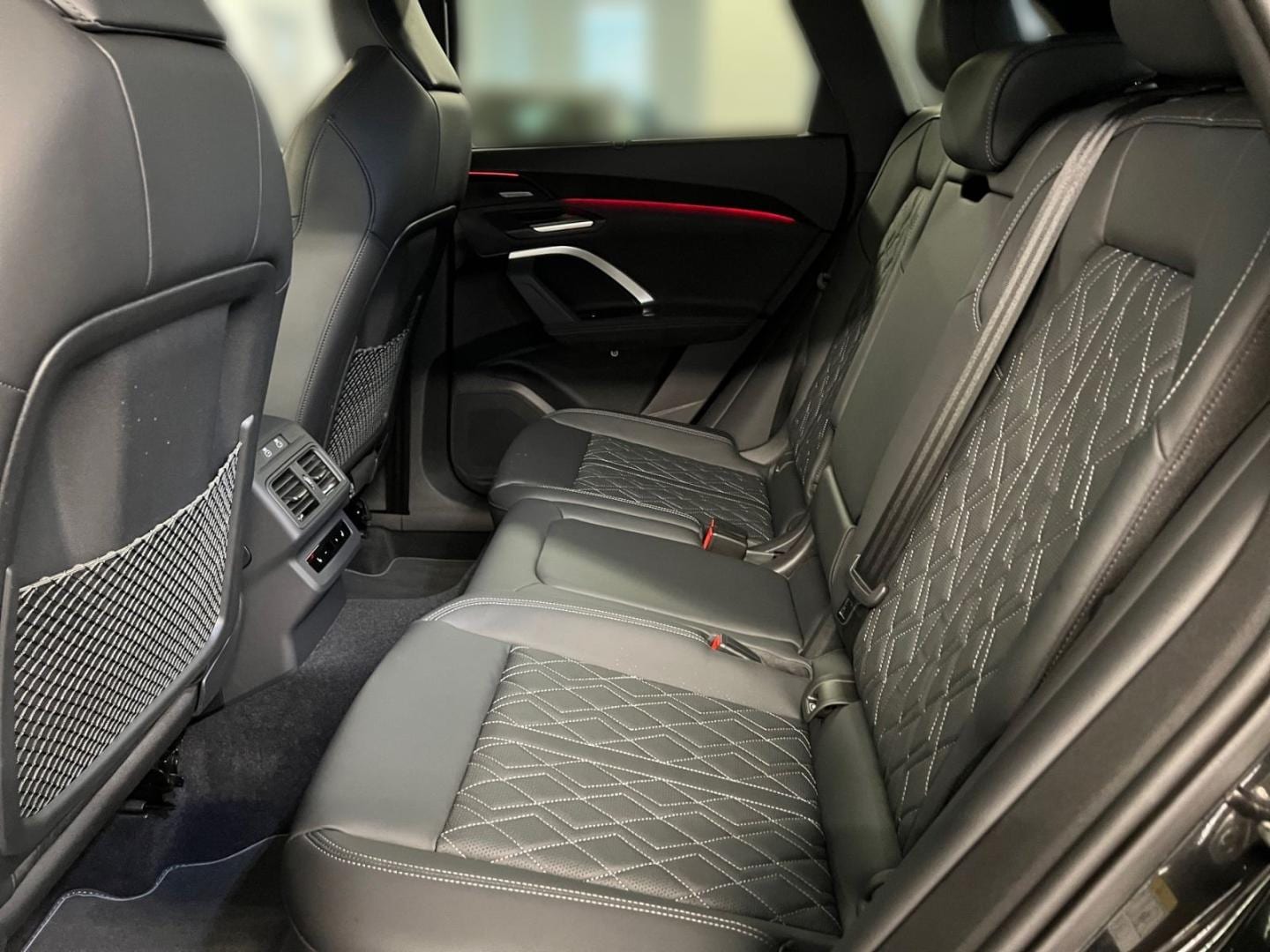 Bild über Audi SQ5 SUV TFSI 270 kW S tronic - für weitere Informationen kontaktieren Sie den Audi Partner