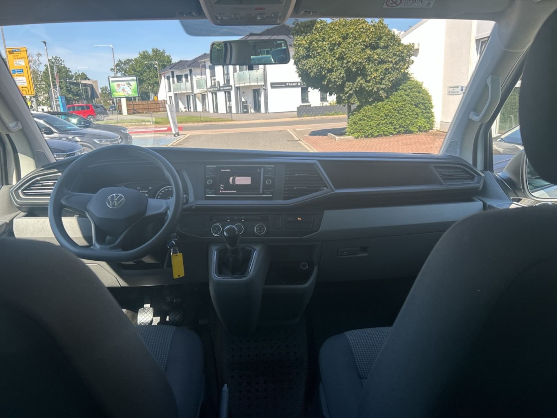 Volkswagen T6.1 Transporter Kombi langer Radstand