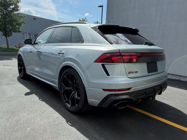 2026 Audi RS Q8 SUV performance