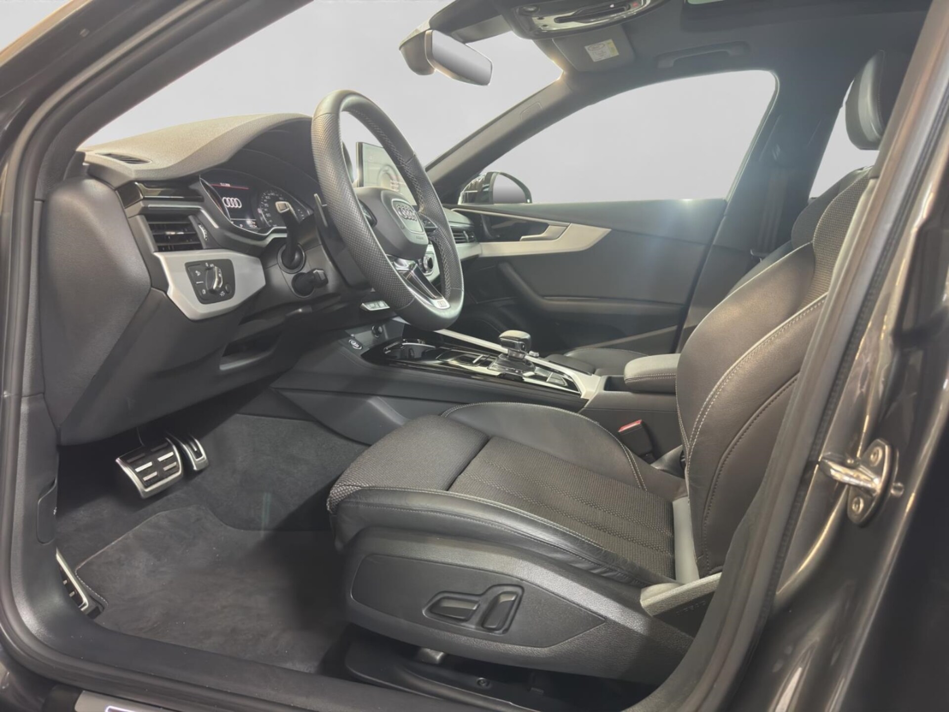Audi A4 Avant S line