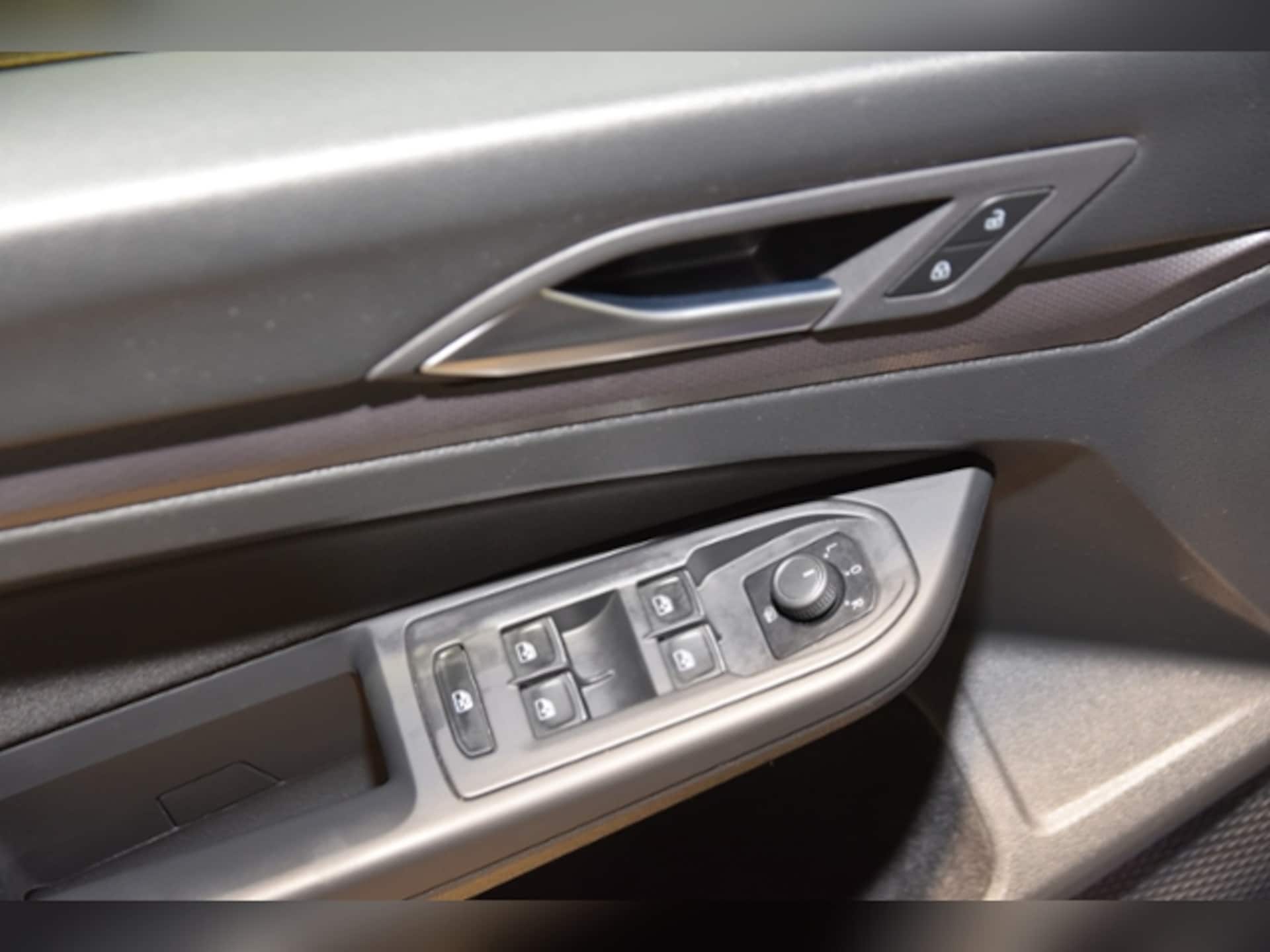 Volkswagen Golf Active