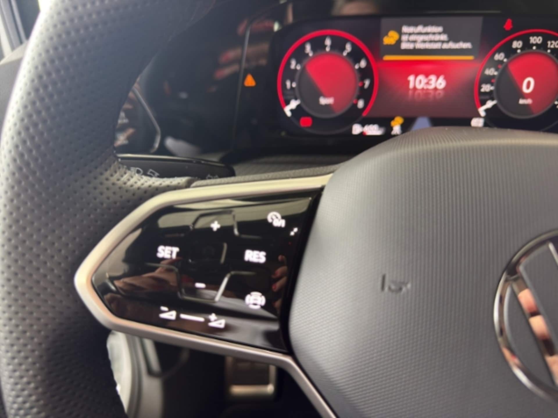 Volkswagen Golf R-Line