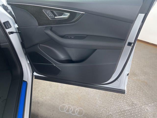 2026 Audi Q7 Premium Plus - Photo 11
