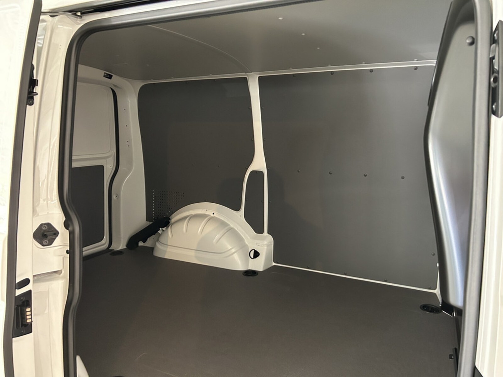 Volkswagen T6.1 Transporter Kasten kurzer Radstand – Bild 19