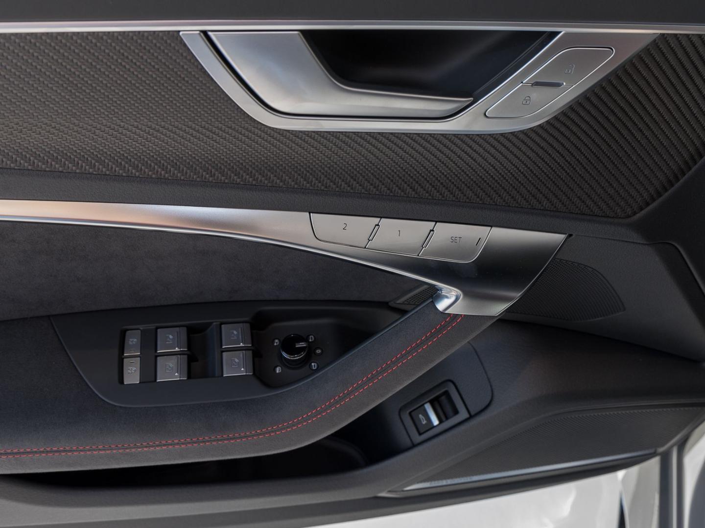Image about Audi RS 6 Avant performance quattro tiptronic