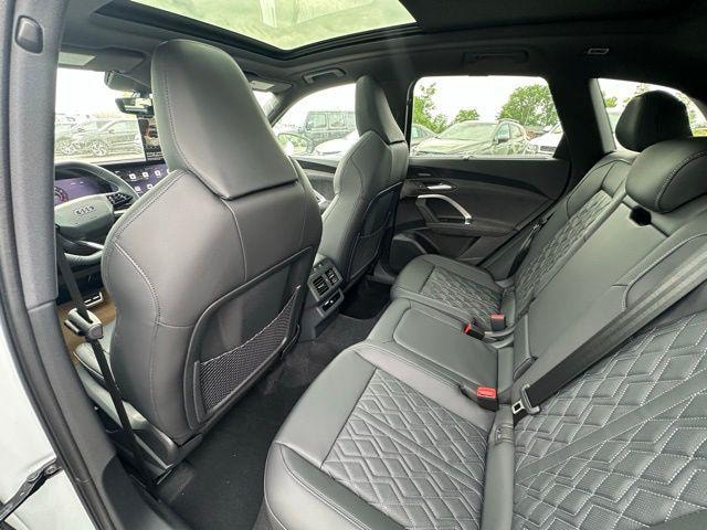 2026 Audi SQ5 Premium Plus - Photo 18
