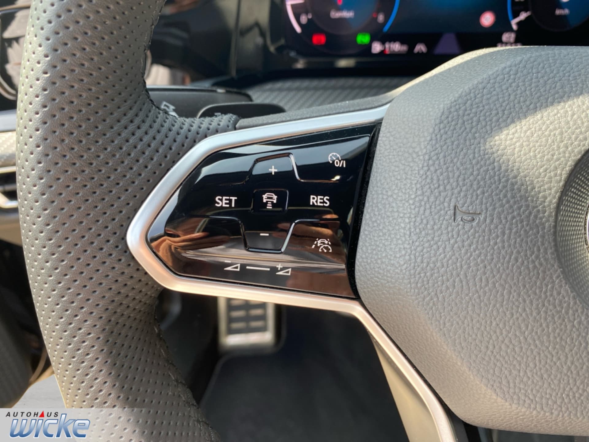 Volkswagen Golf R-Line