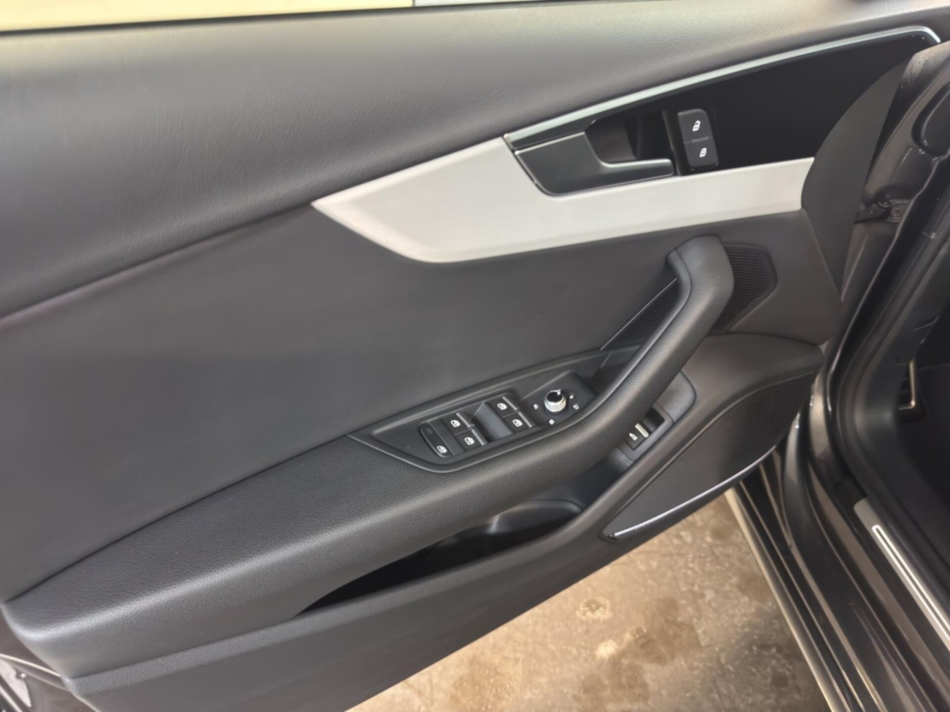 Audi A4 Avant S line